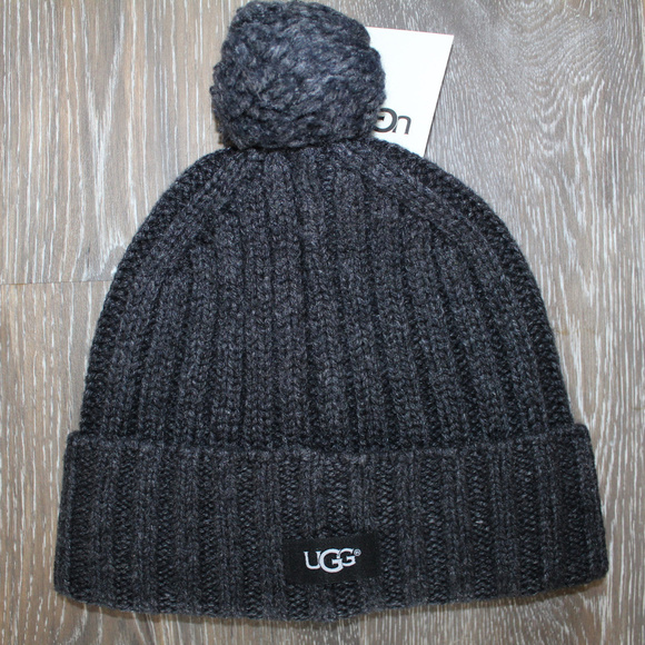 UGG UNISEX BEANIE POM KNIT‎ HAT CHARCOAL - Picture 1 of 3